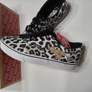 Vans - Snow Leopard Print, hand-painted cheetah, brand new, size 9.5